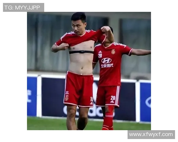 现役足球大肚腩球星盘点：那些因体型变化仍备受关注的传奇人物