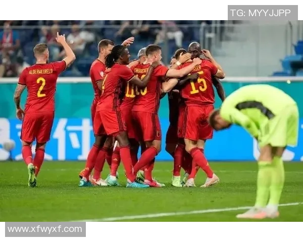 足球球星小夜灯乔治闪耀赛场照亮球迷心中梦想